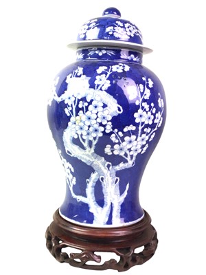 Lot 629 - LARGE CHINESE VASE