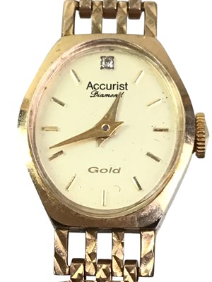 Lot 705 - ACCURIST WRIST WATCH