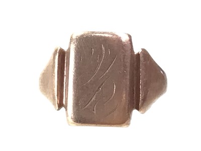 Lot 769 - GENT'S SIGNET RING