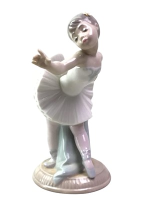 Lot 781 - GROUP OF PORCELAIN FIGURES