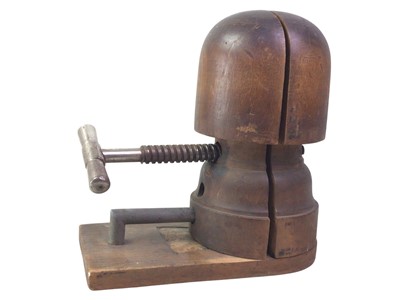 Lot 786 - MILLINER'S HAT STRETCHER