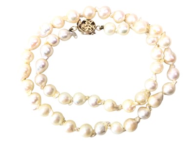 Lot 846 - BAROQUE PEARL NECKLACE