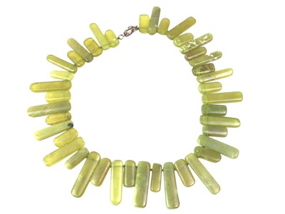 Lot 854 - SEMI PRECIOUS STONE SET NECKLACE