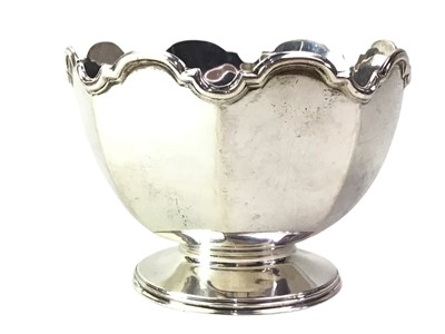 Lot 812 - SILVER SUGAR BOWL
