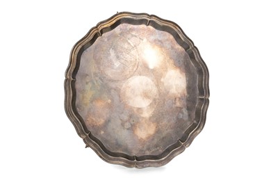 Lot 1041 - ELIZABETH II SILVER SALVER