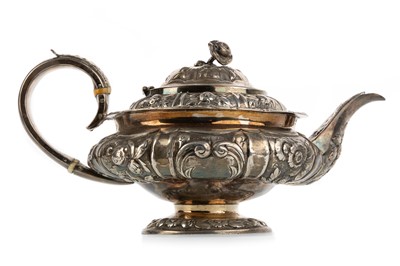 Lot 1042 - GEORGE IV SILVER TEAPOT