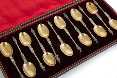 Lot 1052 - SET OF TWELVE EDWARDIAN SILVER APOSTLE SPOONS