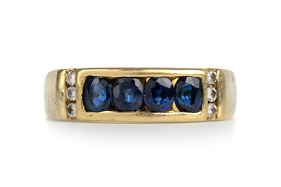 Lot 599 - SAPPHIRE AND DIAMOND RING