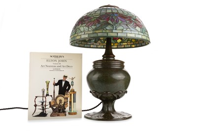 Lot 444 - TIFFANY STUDIOS LEADED GLASS 'POINSETTIA' BORDER LAMP