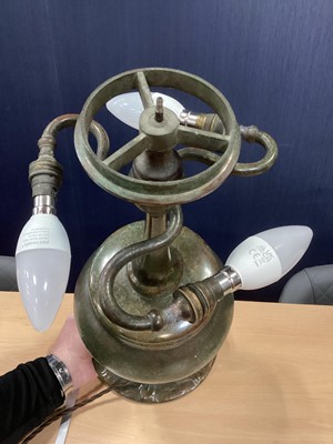 Lot 444 - TIFFANY STUDIOS LEADED GLASS 'POINSETTIA' BORDER LAMP