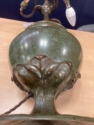 Lot 444 - TIFFANY STUDIOS LEADED GLASS 'POINSETTIA' BORDER LAMP