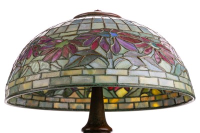 Lot 444 - TIFFANY STUDIOS LEADED GLASS 'POINSETTIA' BORDER LAMP