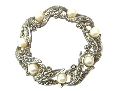 Lot 257 - COLLECTION OF COSTUME JEWELLERY