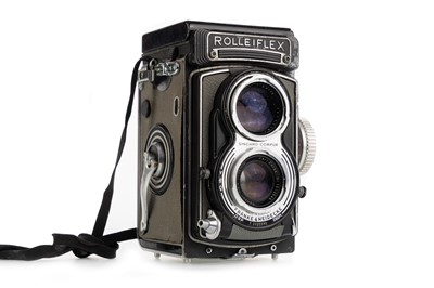 Lot 978 - ROLLEIFLEX CAMERA
