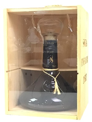 Lot 290 - SOUZA FINE RUBY PORT DECANTER 75CL