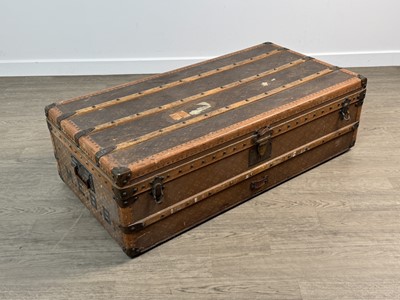 Lot 1366 - AUX ETATS UNIS OF PARIS TRAVEL TRUNK