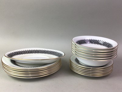 Lot 395 - WEDGWOOD TEA AND DINNER SERVICE