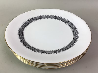 Lot 395 - WEDGWOOD TEA AND DINNER SERVICE