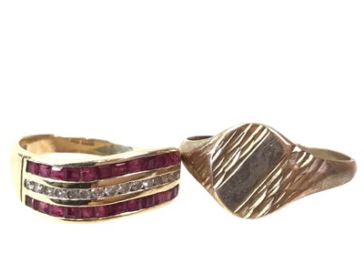 Lot 402 - RUBY AND DIAMOND DRESS RING