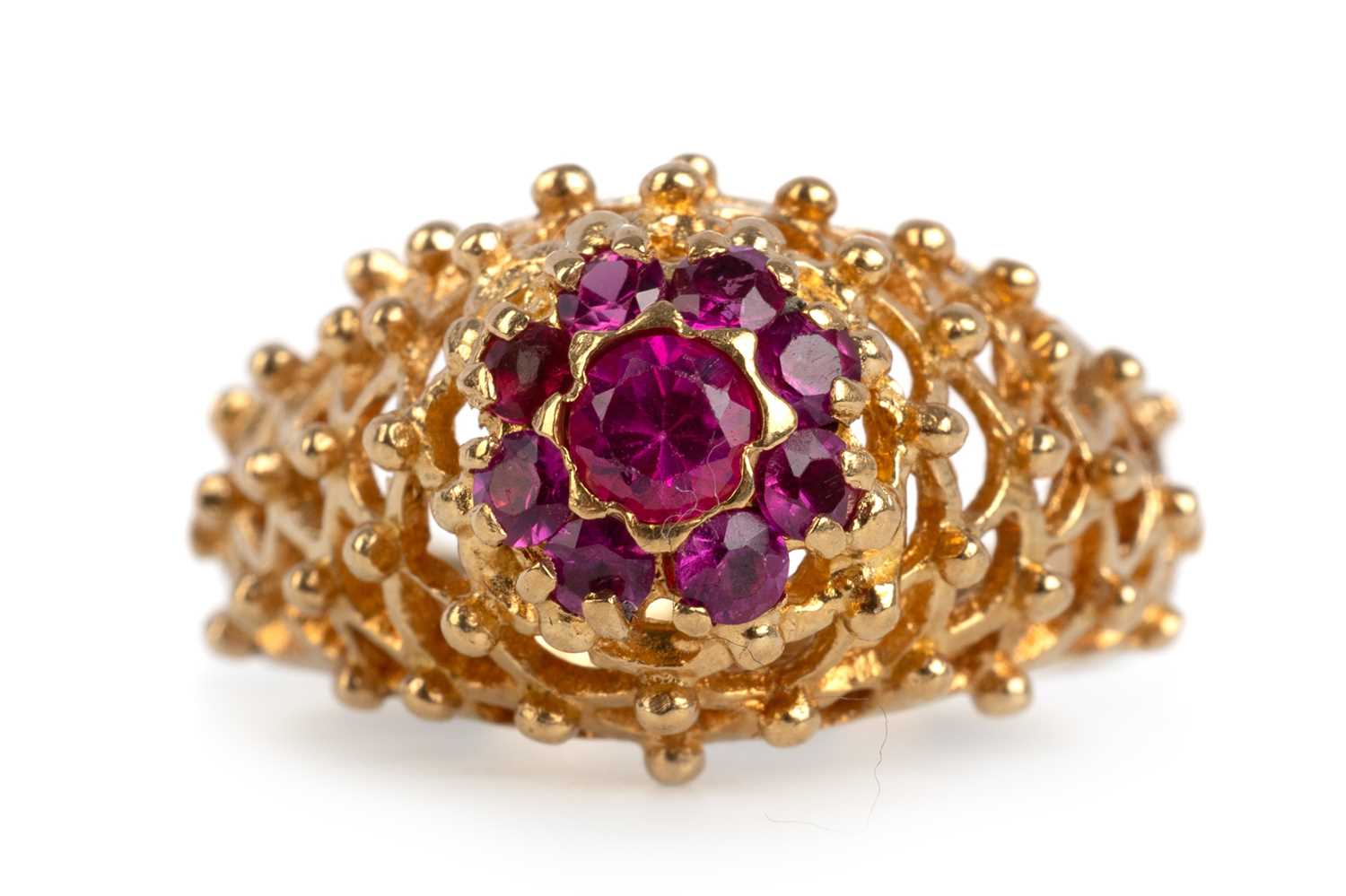 Lot 660 - SYNTHETIC RUBY RING