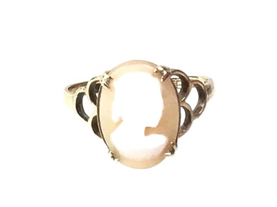Lot 508 - CAMEO RING