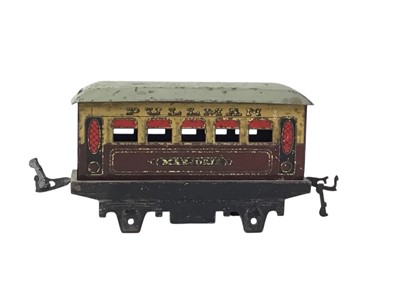 Lot 261 - GROUP OF HORNBY O GAUGE MODEL RAILWAY ITEMS