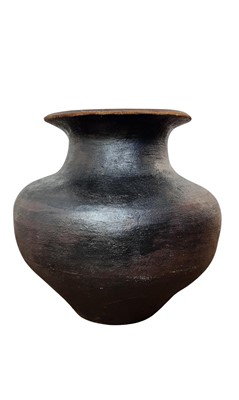 Lot 567 - LARGE AFRICAN STUDIO VASE