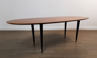 Lot 458 - AMERICAN TEAK SURFBOARD COFFEE TABLE