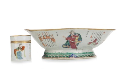 Lot 1566 - CHINESE WU SHUANG PU FOOTED DISH AND LIDDED BOX