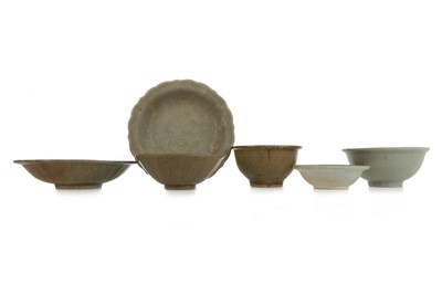 Lot 1521 - GROUP OF CHINESE POTTERY