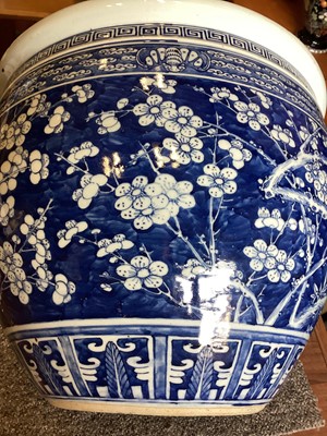 Lot 1528 - CHINESE BLUE AND WHITE FISH BOWL