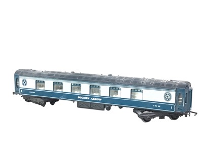 Lot 734 - HORNBY BR INTERCITY TRAIN SET