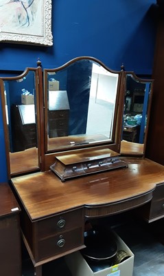 Lot 825 - EDWARDIAN MAHOGANY BEDROOM SUITE