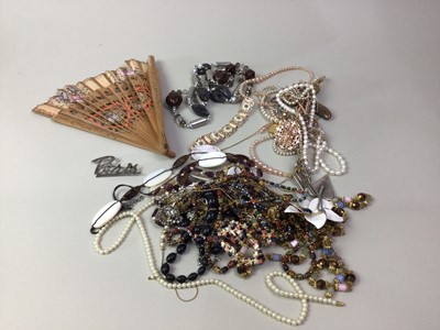 Lot 24 - COLLECTION OF COSTUME JEWELLERY