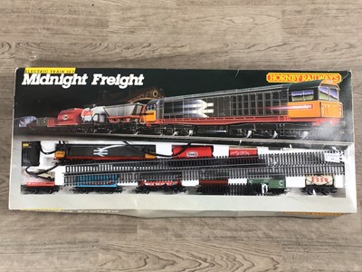 Lot 34 - HORNBY RAILWAYS TRAIN SET