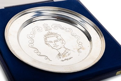 Lot 1084 - ELIZABETH II COMMEMORATIVE SILVER PLATE