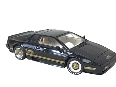 Lot 100 - COLLECTION OF MODEL VEHICLES