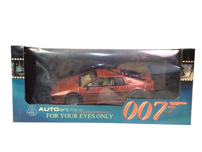 Lot 105 - COLLECTION OF JAMES BOND MODEL VEHICLES