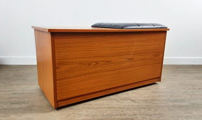 Lot 101 - MID CENTURY TEAK EFFECT BLANKET BOX