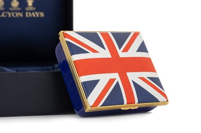 Lot 1098 - HALCYON DAYS ENAMELLED BOX