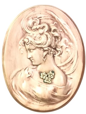 Lot 302 - DECORATIVE WALL PLAQUE