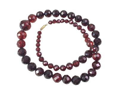 Lot 358 - COLOURED NECKLACE