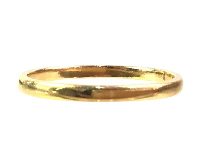 Lot 355 - WEDDING BAND
