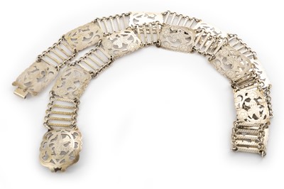 Lot 1551 - CHINESE SILVER BELT