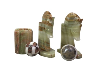 Lot 228 - GROUP OF ONYX ITEMS