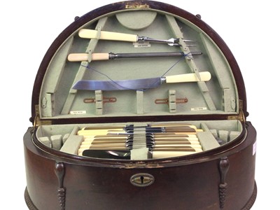 Lot 405 - CANTEEN OF CUTLERY