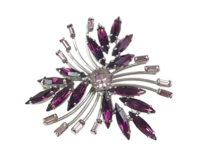 Lot 465 - GROUP OF COSTUME JEWELLERY