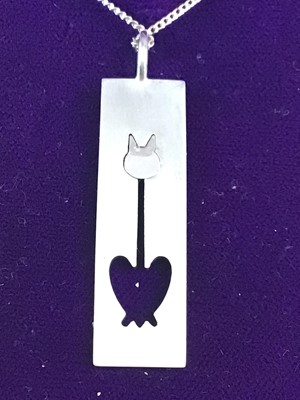 Lot 474 - SILVER CAT NECKLACE