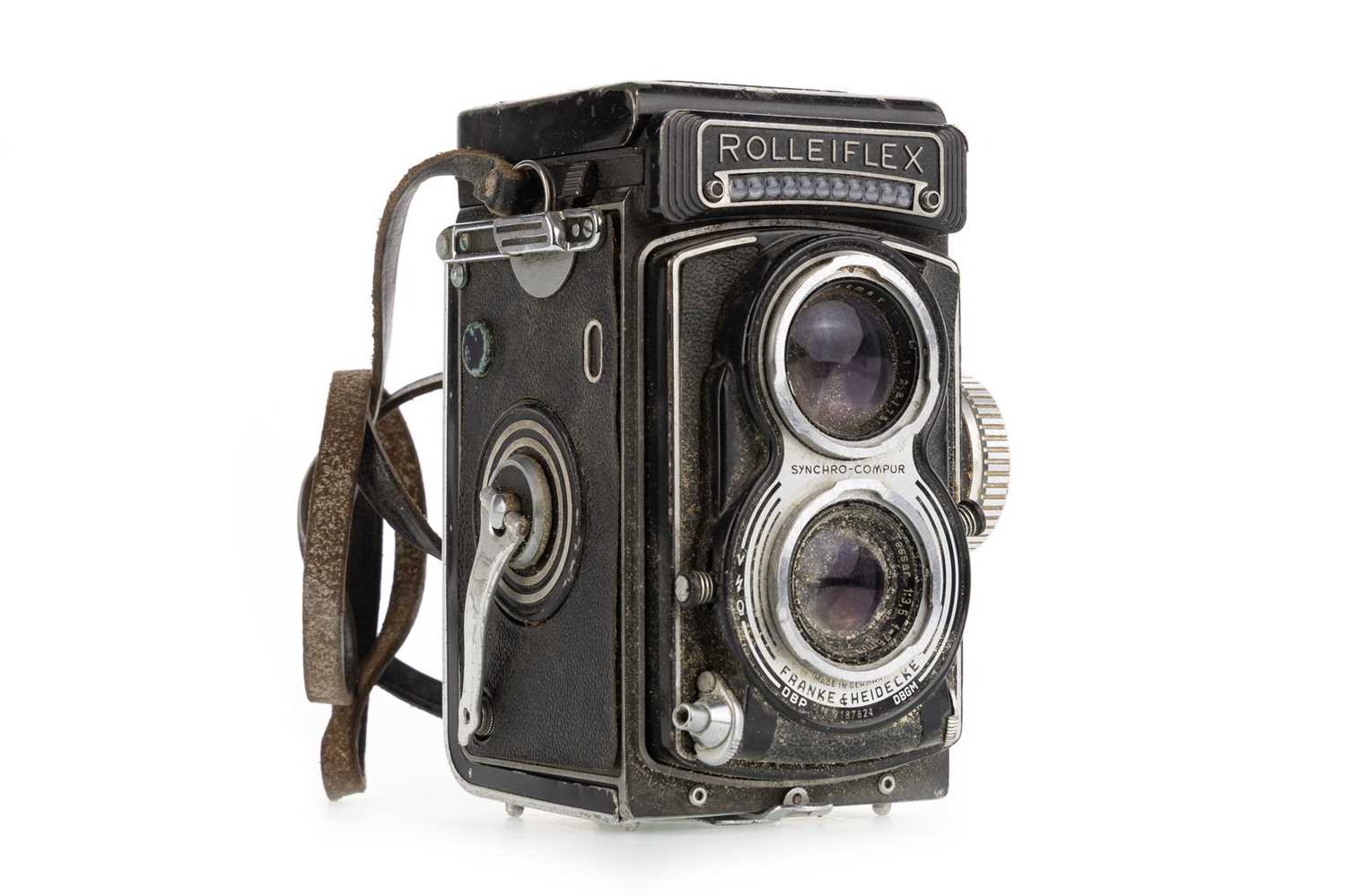 Lot 992 - ROLLEIFLEX TWIN LENS CAMERA
