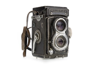 Lot 992 - ROLLEIFLEX TWIN LENS CAMERA
